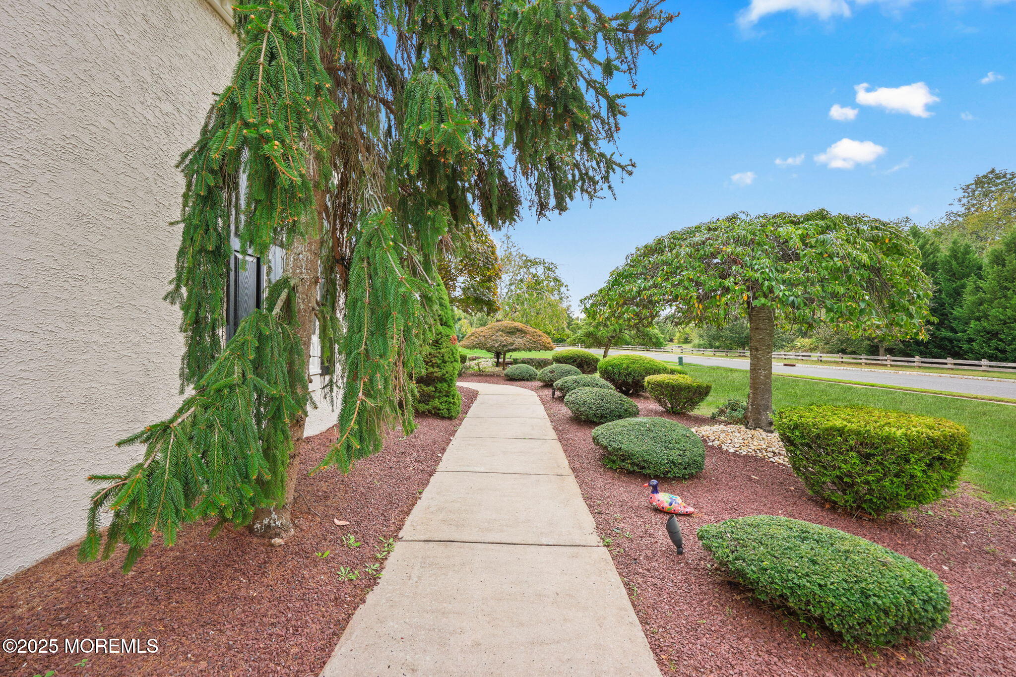 16 Stream Bank Drive