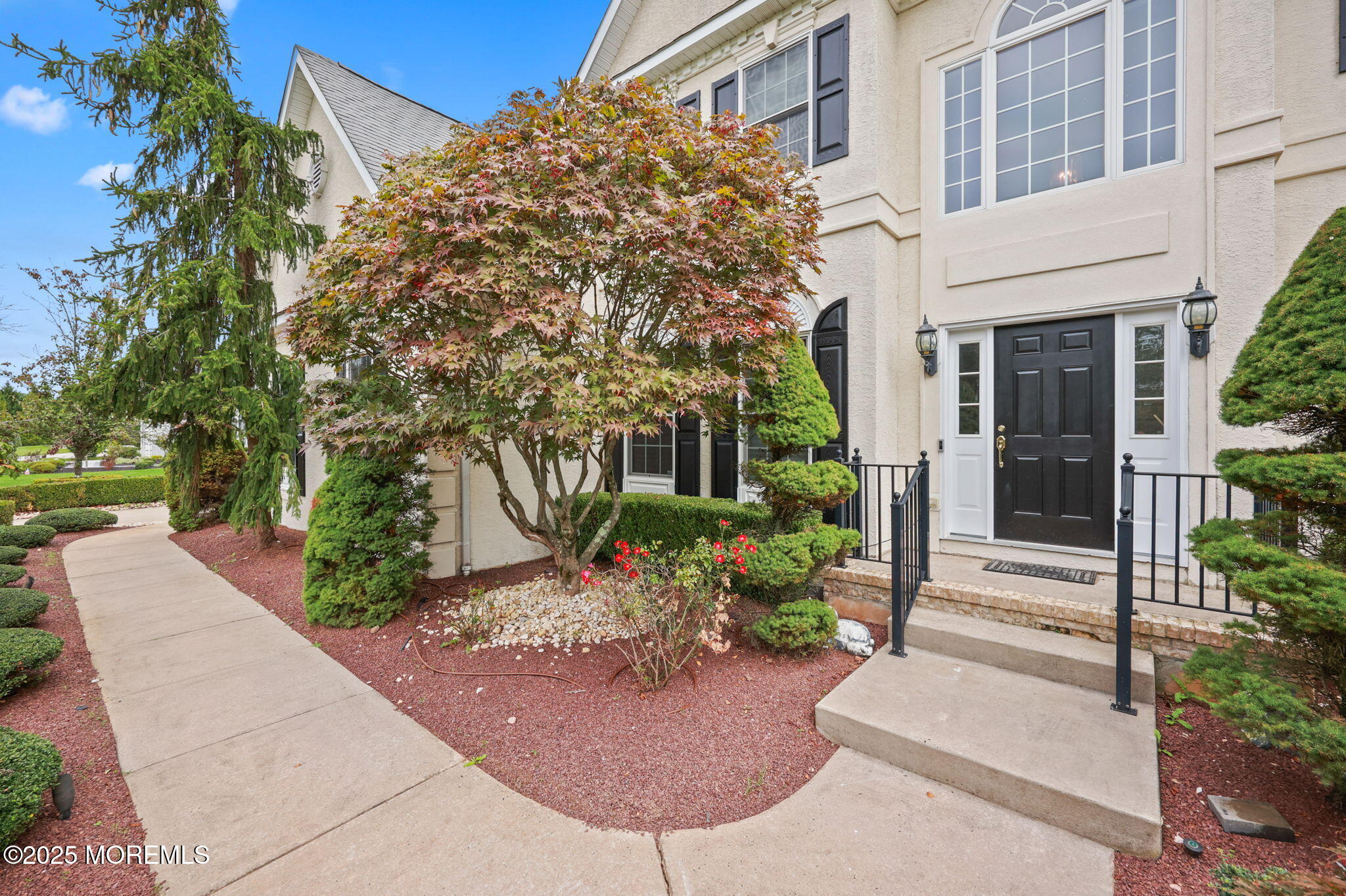 16 Stream Bank Drive