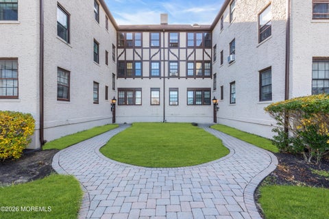 Condo For Sale - 17 Leroy Place #2B<br/> Red Bank, NJ 07701