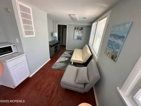 MLS: 22506353