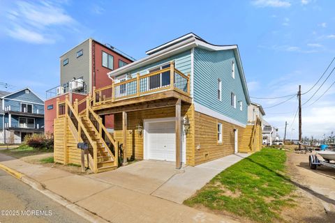 11 Cheerful Place Highlands NJ 07732