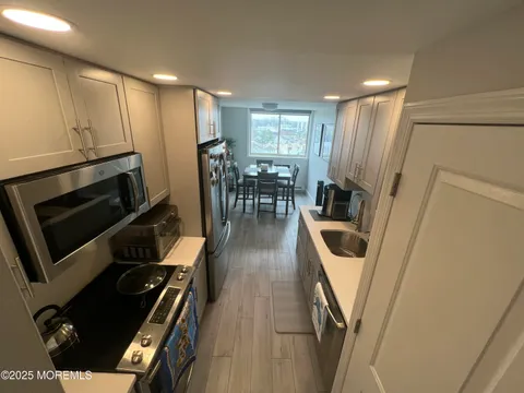 MLS: 22507495