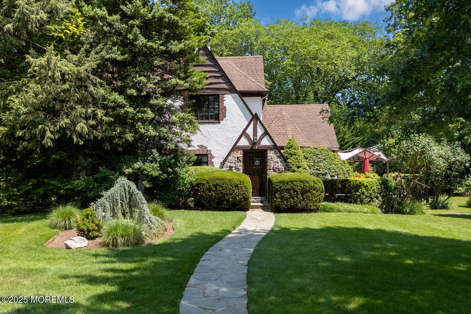 Little Silver, New Jersey 07739, United States, 5 Bedrooms Bedrooms, ,4 BathroomsBathrooms,Residential,Pending,182669