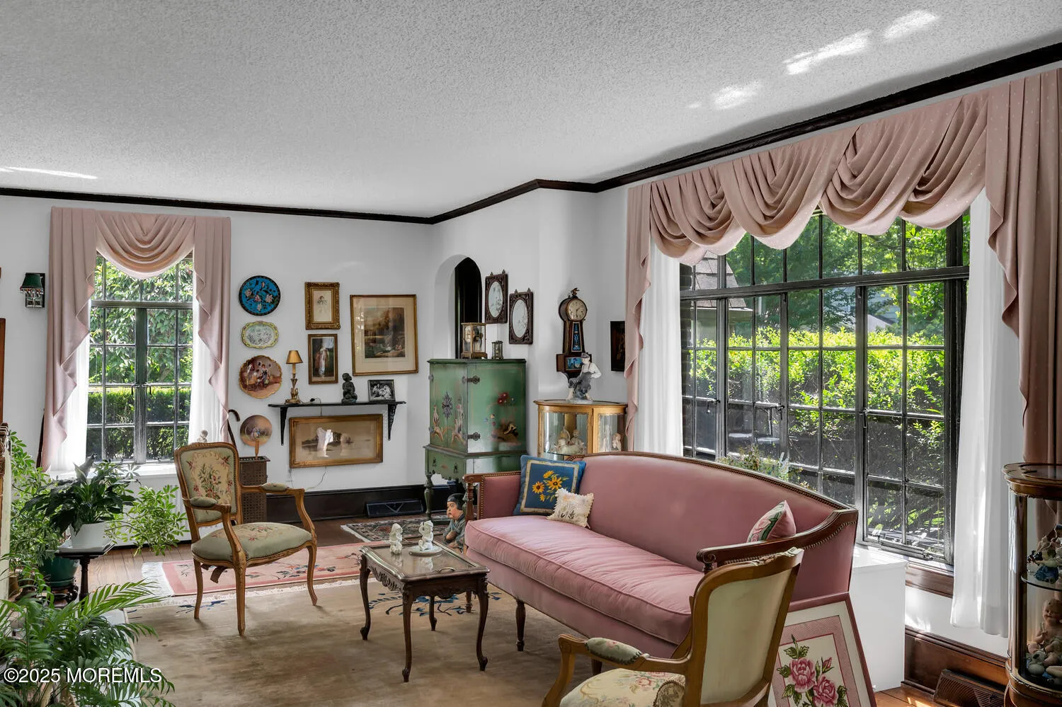 Little Silver, New Jersey 07739, United States, 5 Bedrooms Bedrooms, ,4 BathroomsBathrooms,Residential,Pending,182669