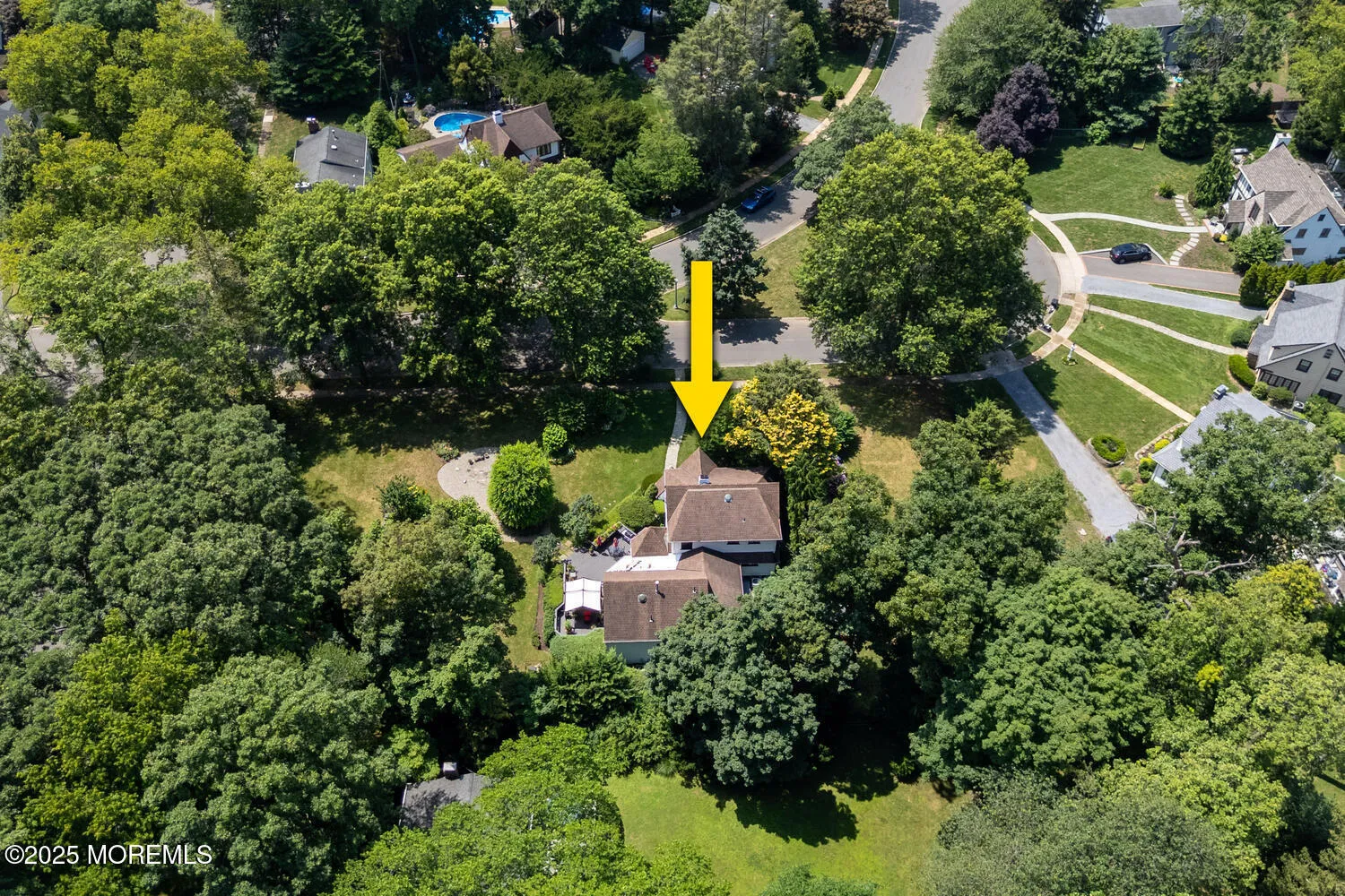 Little Silver, New Jersey 07739, United States, 5 Bedrooms Bedrooms, ,4 BathroomsBathrooms,Residential,Pending,182669