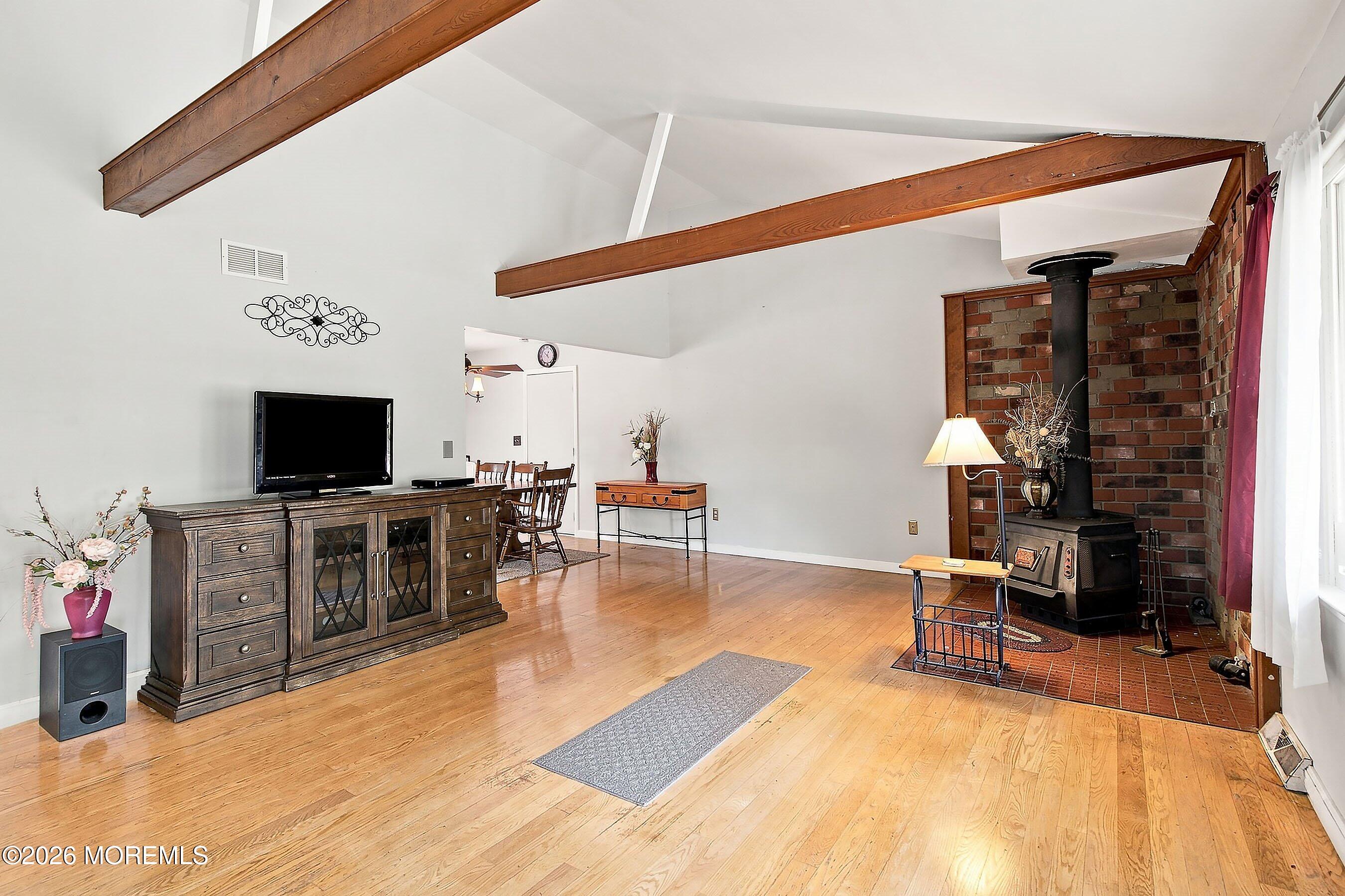495 Cobain Road