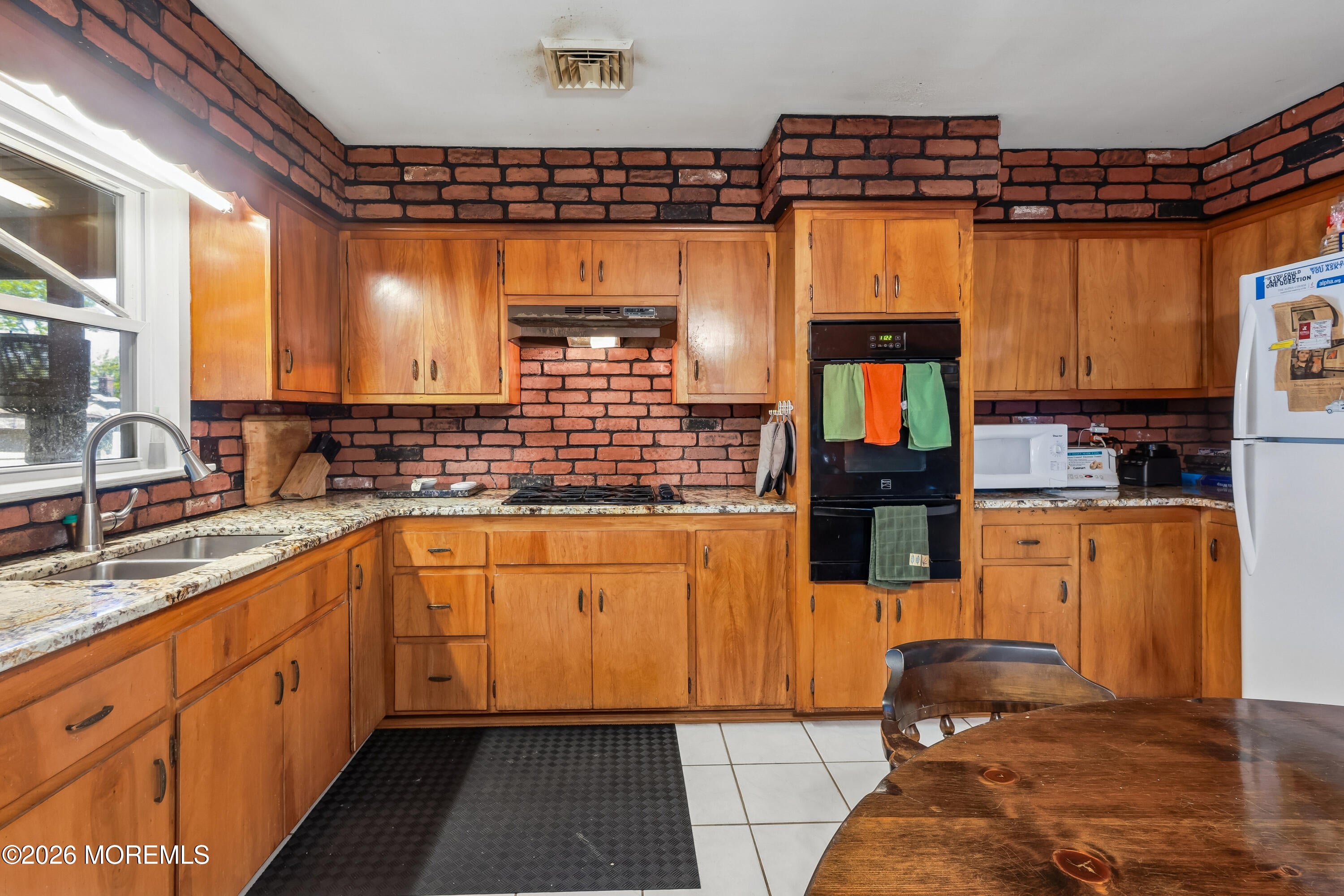 844 Lakeshore Drive