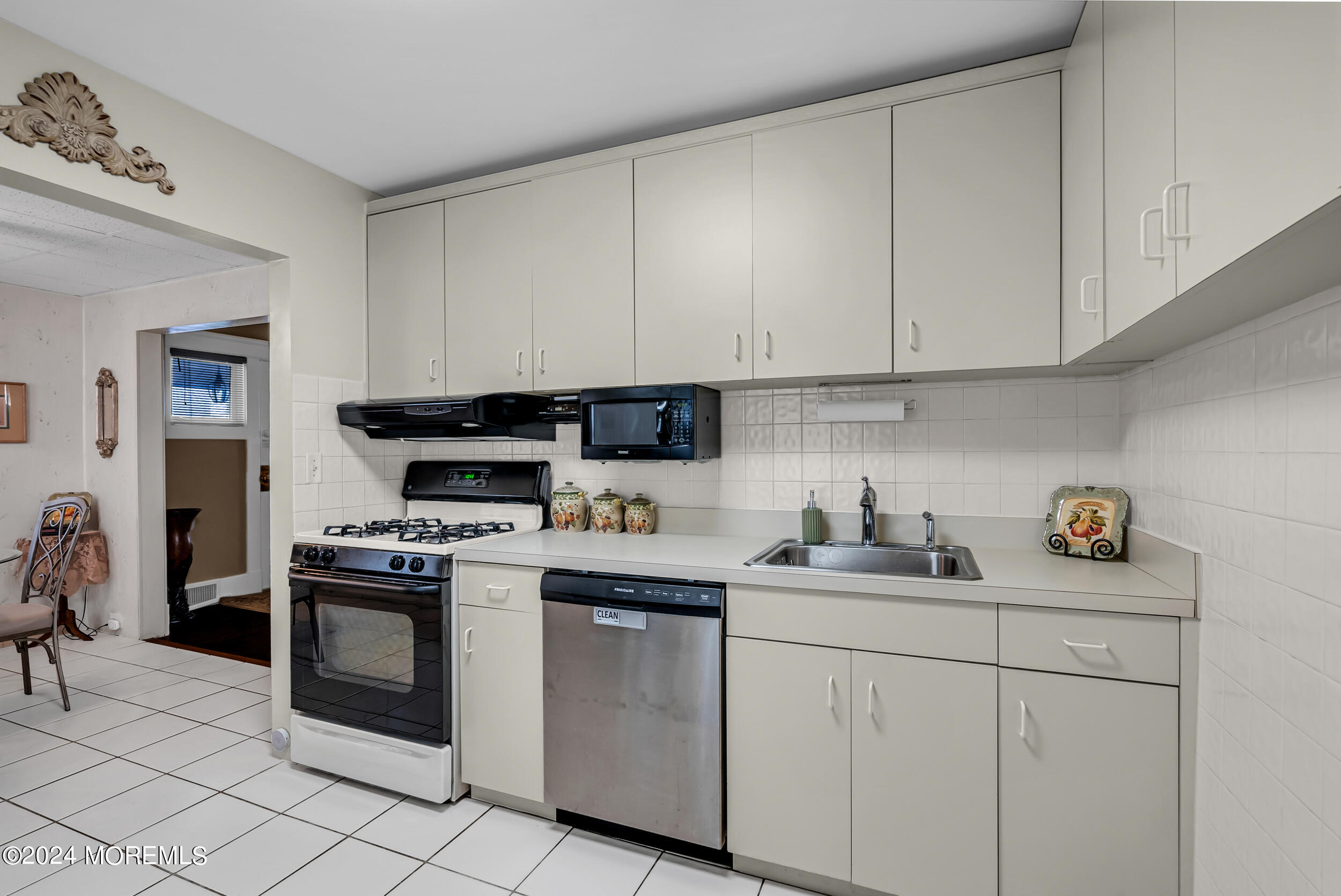 54 Wall Street, West Long Branch, New Jersey image 17