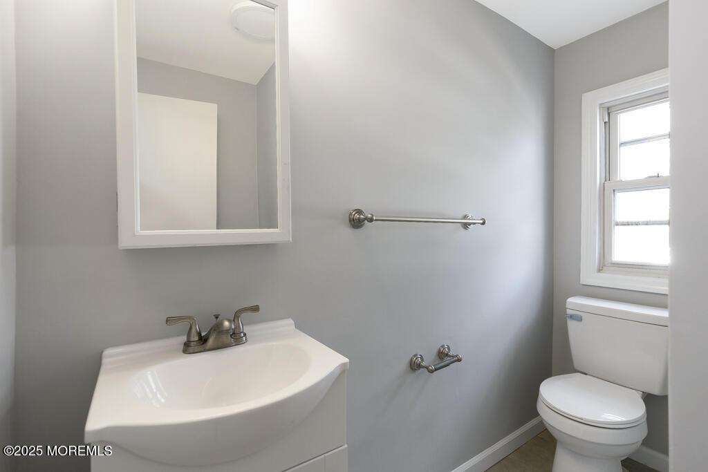 25 Pinetree Drive, Sayreville, New Jersey image 29