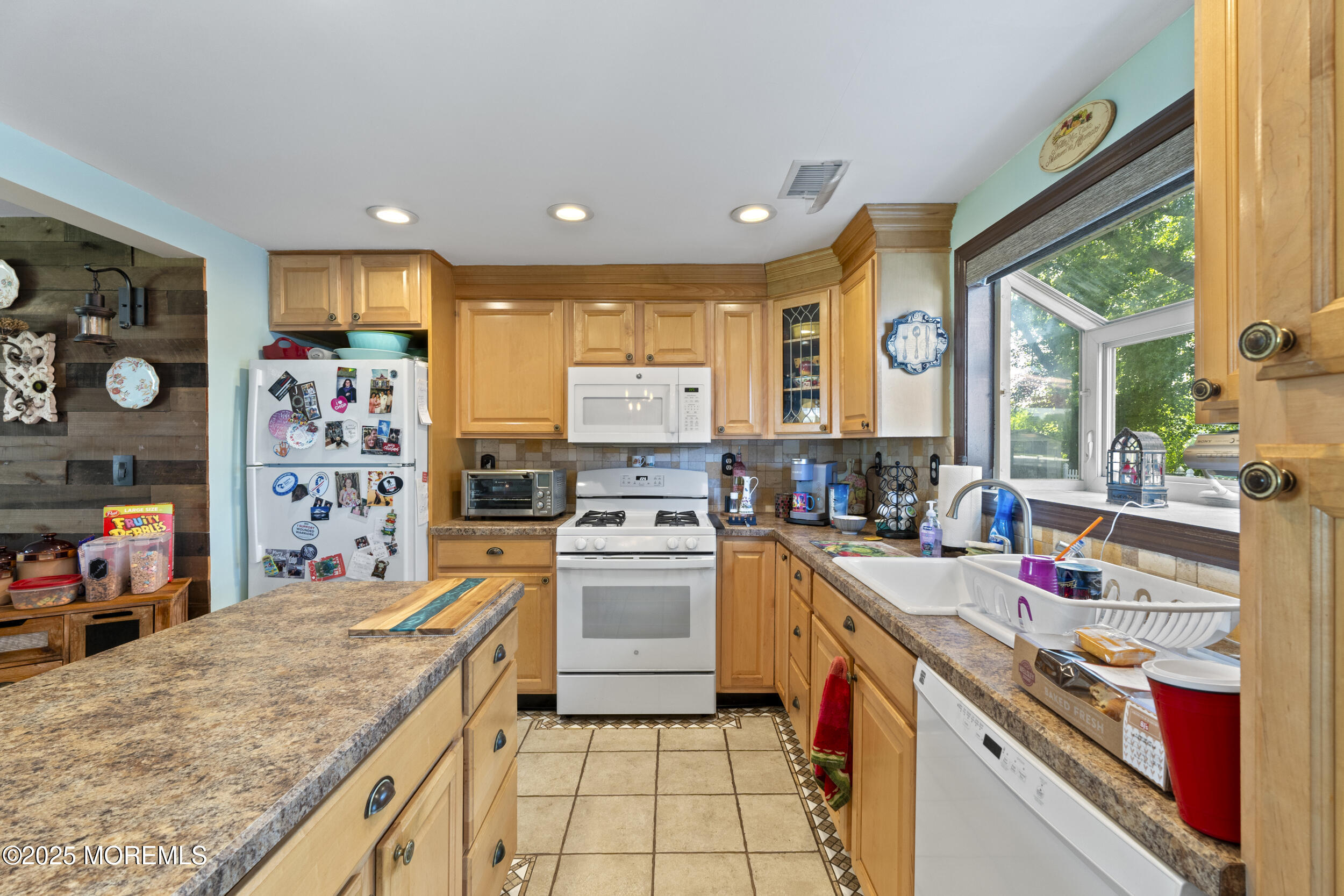 15 Creighton Circle, Old Bridge, New Jersey image 21