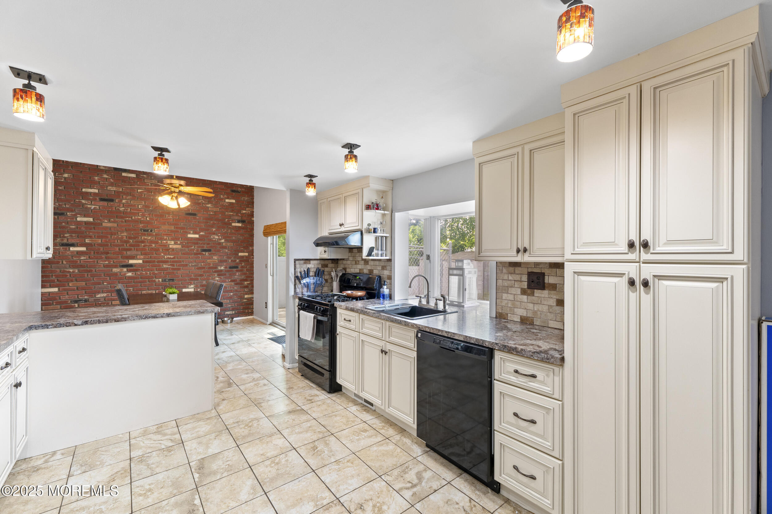 15 Creighton Circle, Old Bridge, New Jersey image 10