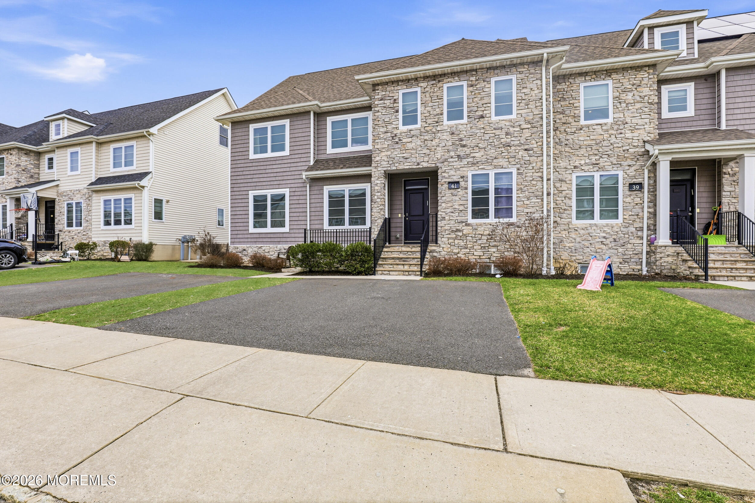 Lakewood, New Jersey, 08701, United States, 5 Bedrooms Bedrooms, ,4 BathroomsBathrooms,Residential,Active,2041555