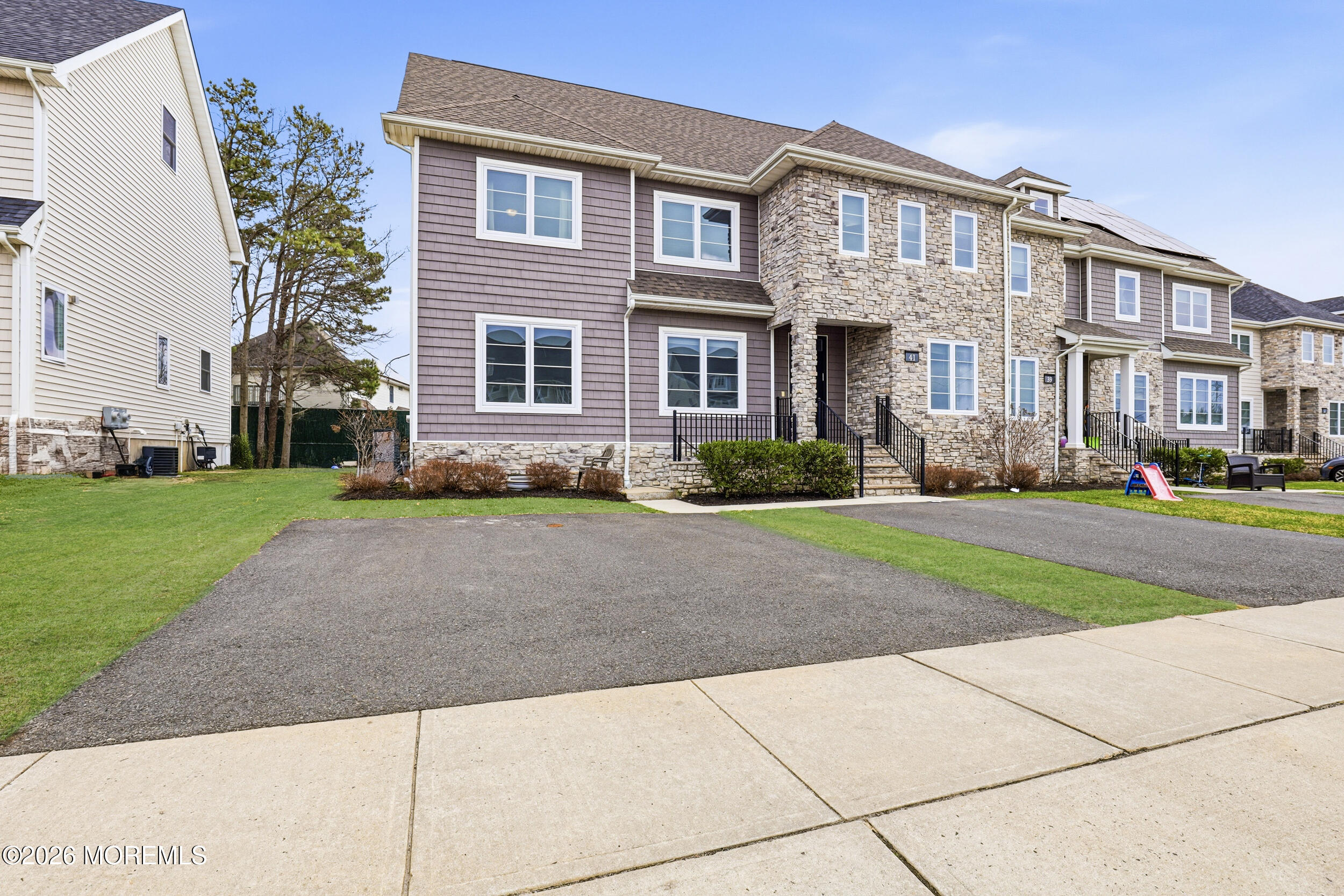 Lakewood, New Jersey, 08701, United States, 5 Bedrooms Bedrooms, ,4 BathroomsBathrooms,Residential,Active,2041555