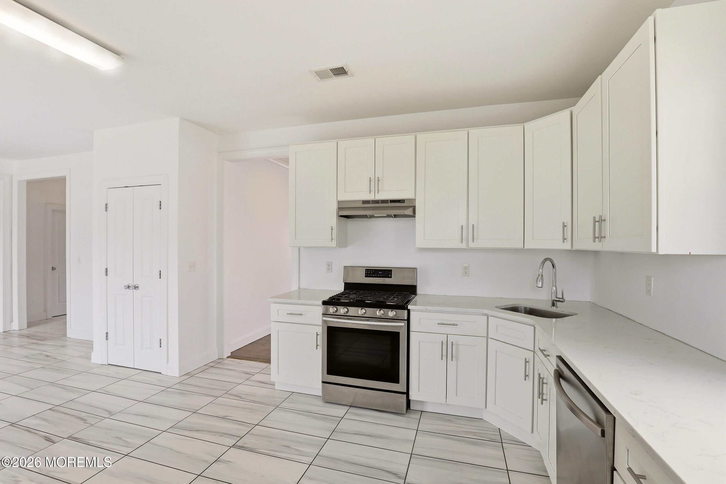 Lakewood, New Jersey, 08701, United States, 5 Bedrooms Bedrooms, ,4 BathroomsBathrooms,Residential,Active,2041555