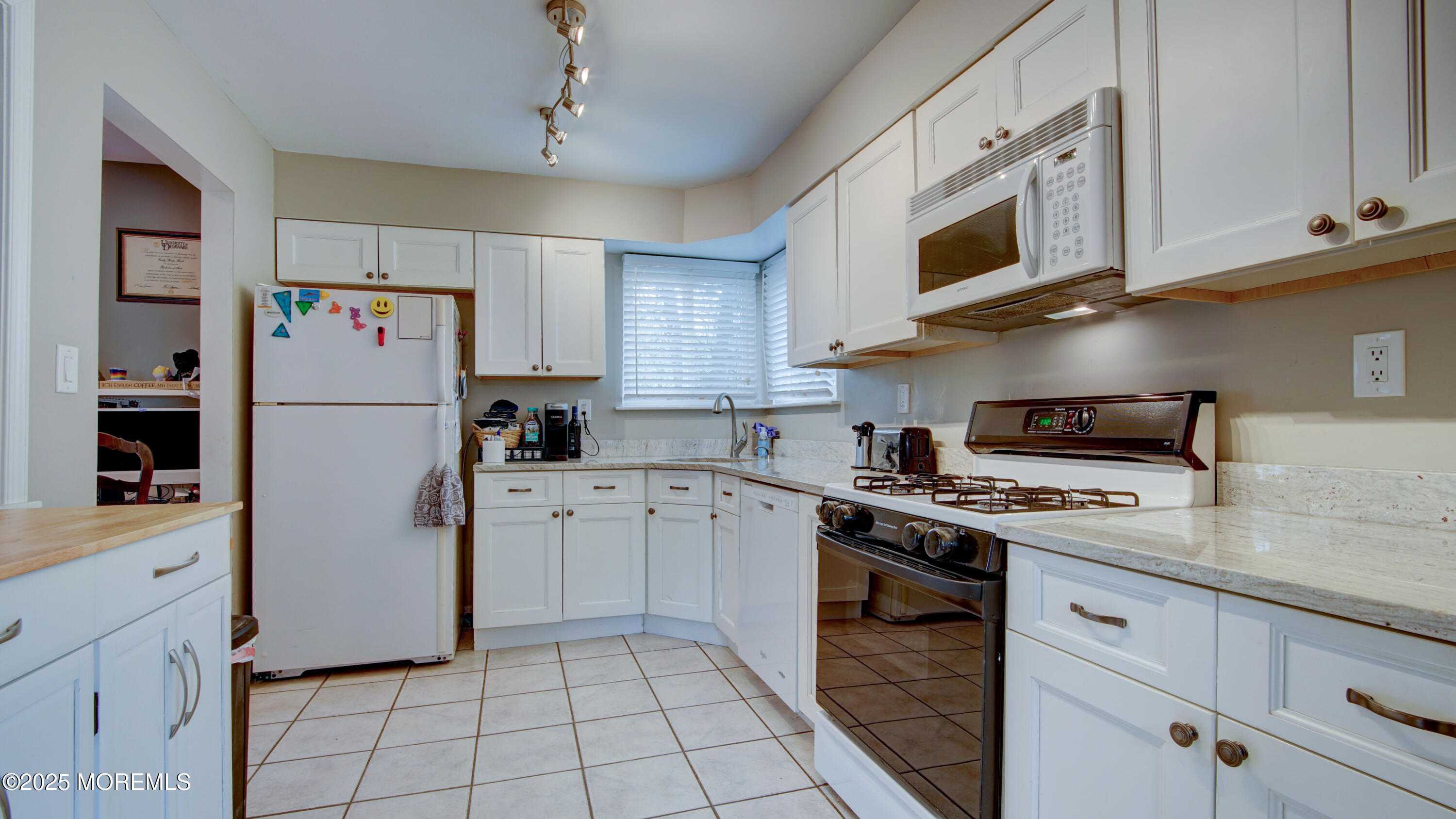 57 Allison Road, East Windsor, New Jersey image 7