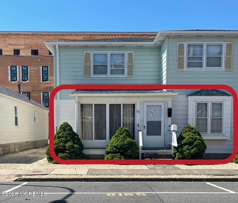 Multifamily For Rent - 127 Hancock Avenue #DOWNSTAIRS<br/> Seaside Heights, NJ 08751