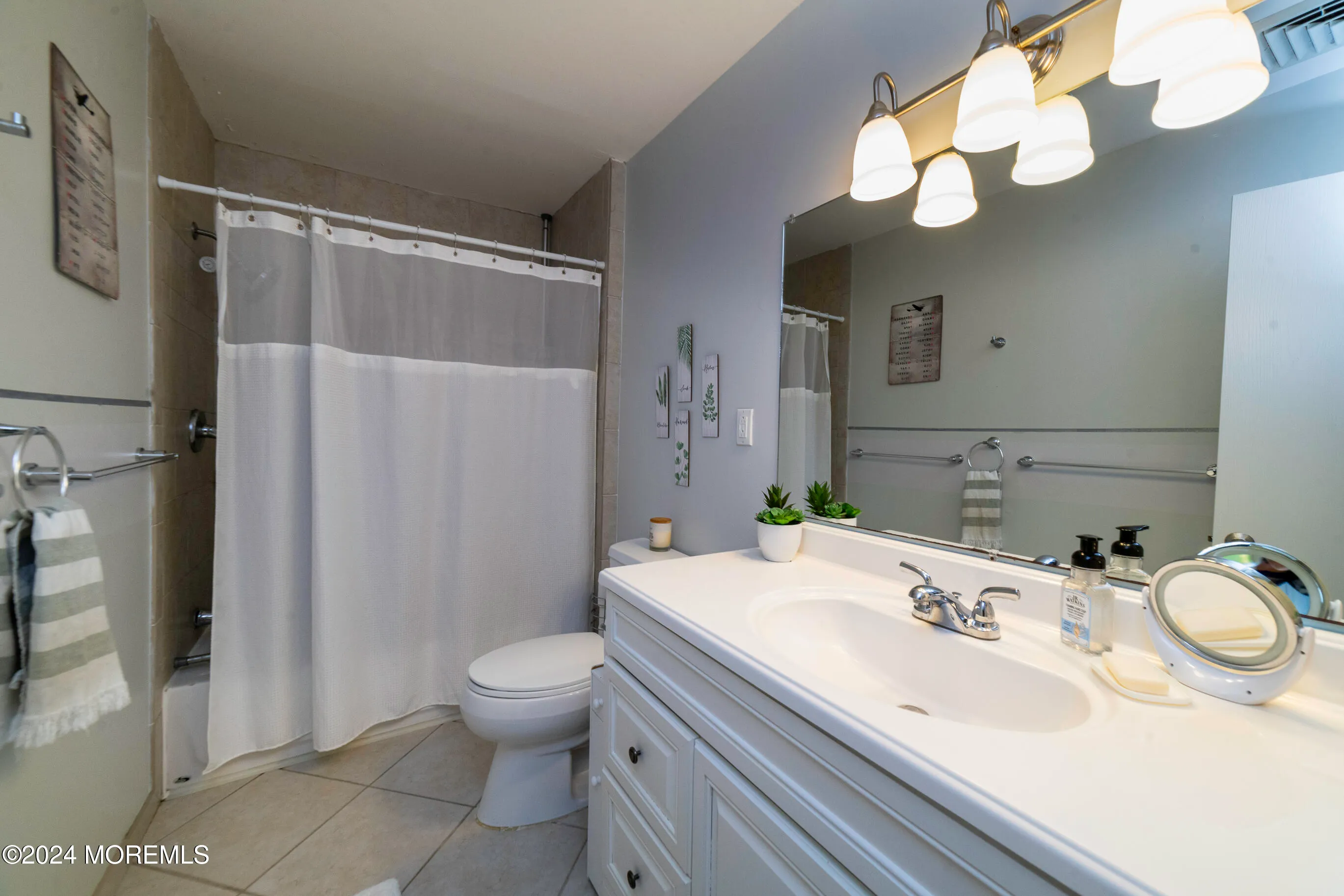 Middletown, New Jersey 07748, United States, 3 Bedrooms Bedrooms, ,3 BathroomsBathrooms,Residential,Pending,36460