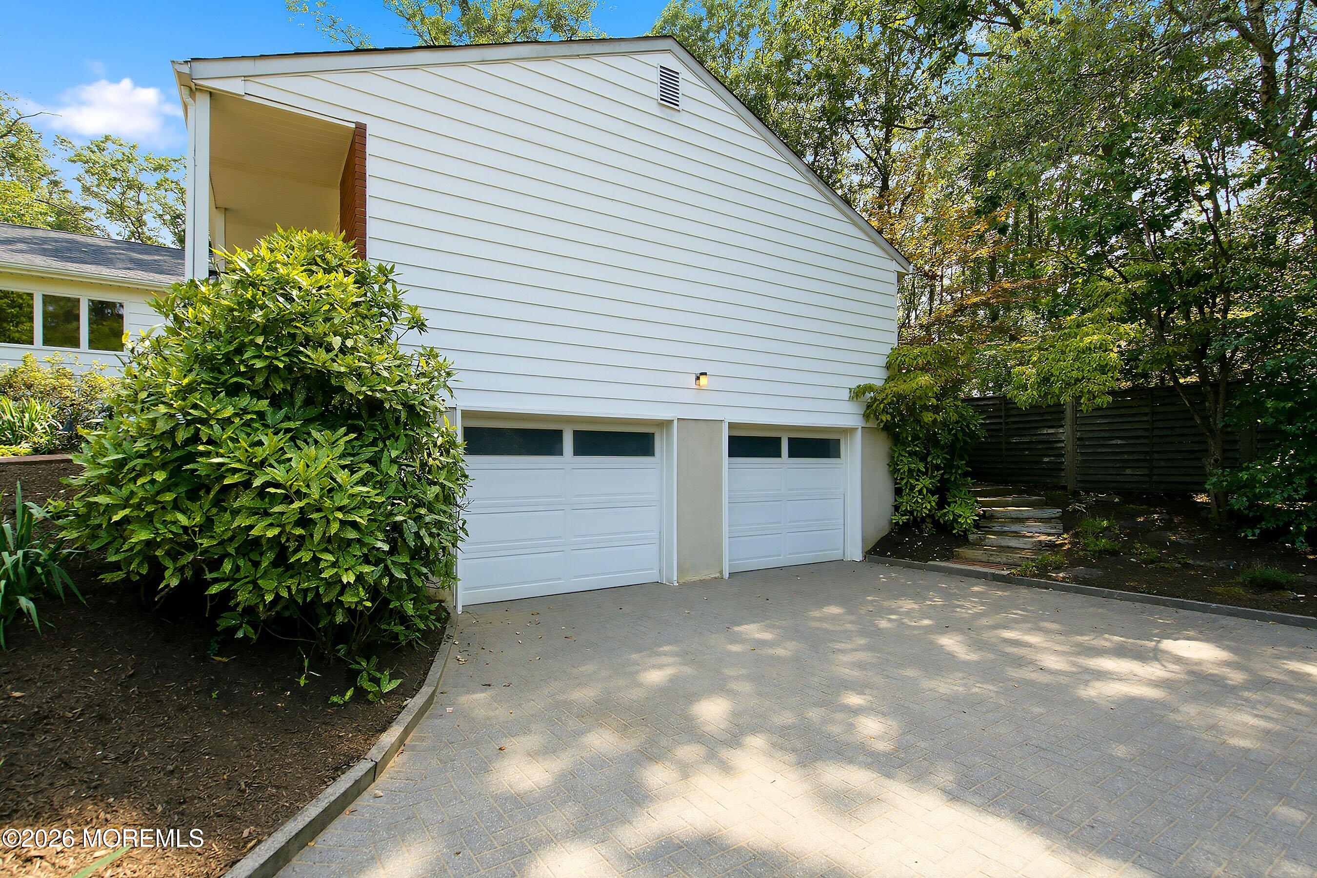 4 Bay Hill Road