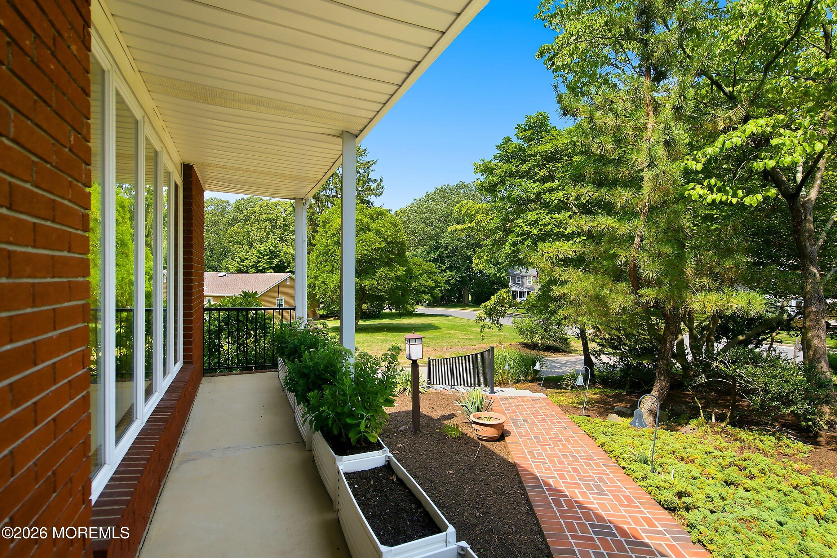 4 Bay Hill Road