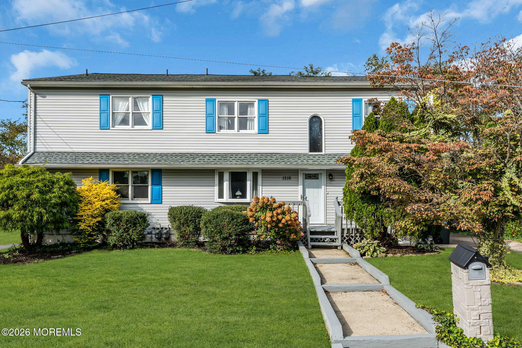 1516 Sunset Terrace
