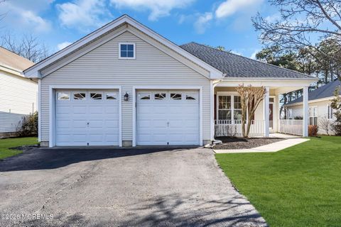 Photo of 19 Goldenedge Way, Lakewood, NJ 08701 (MLS # 22537546)