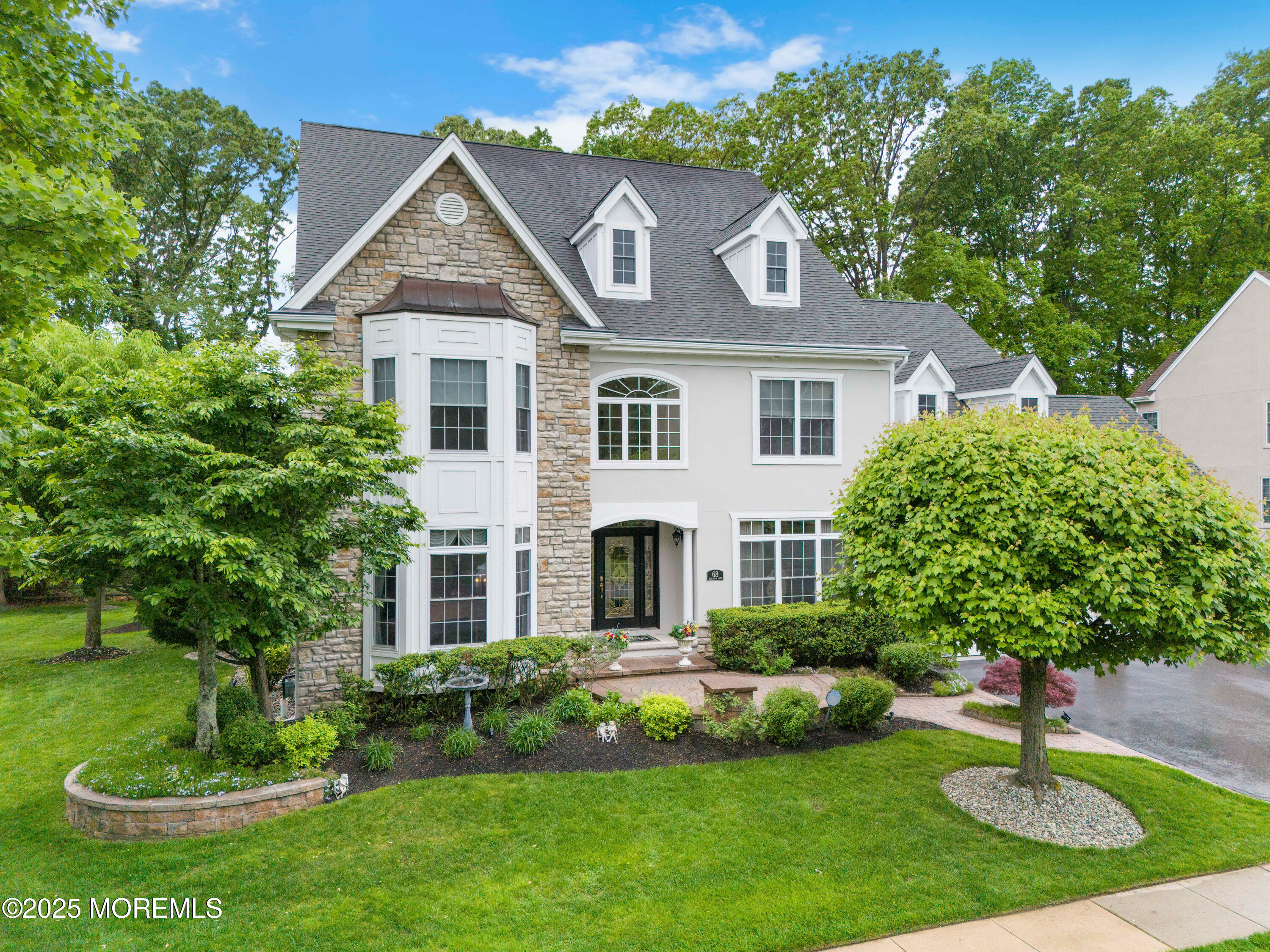 68 Hedgerow Lane, Manalapan, New Jersey image 2