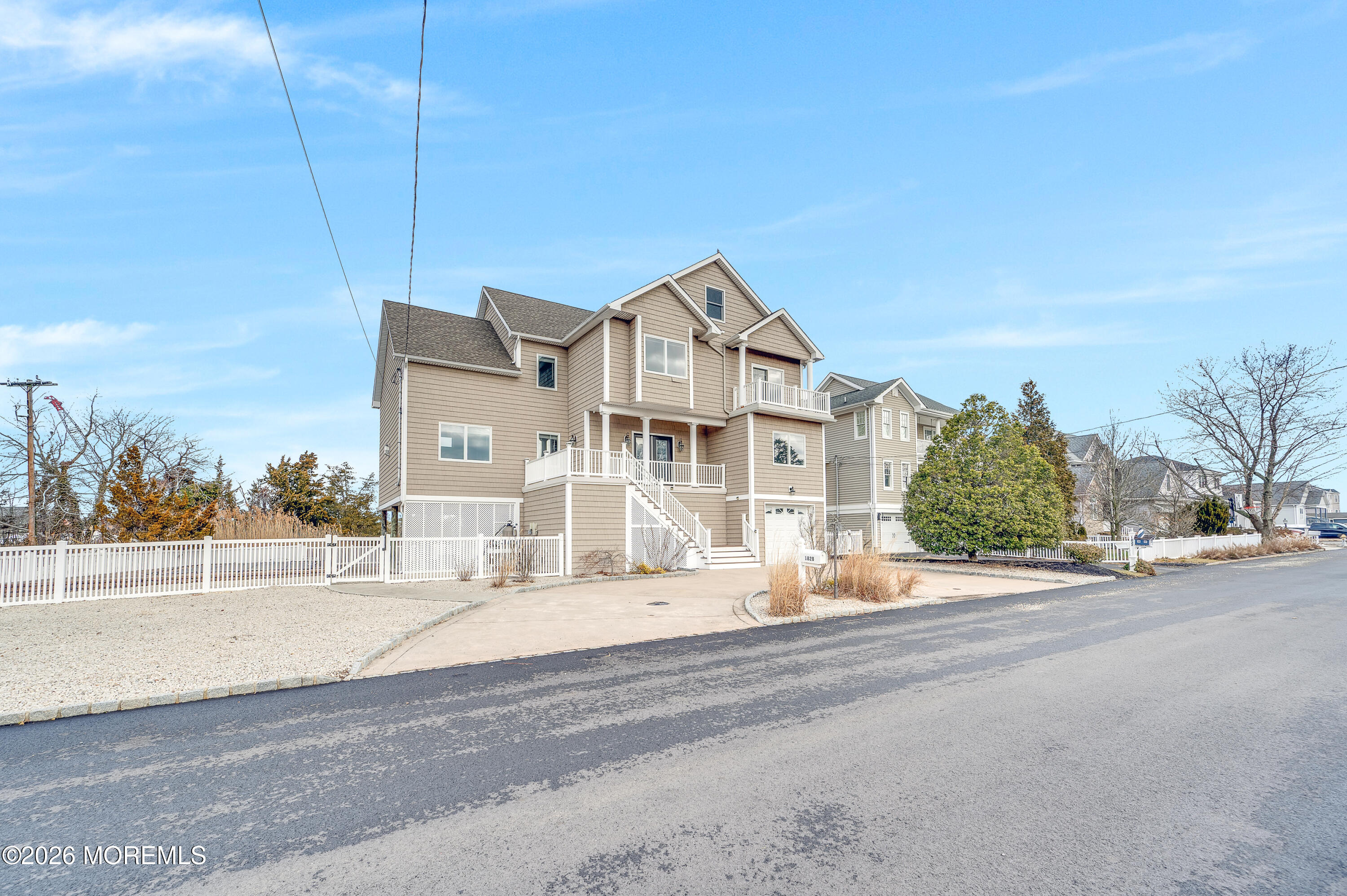 1828 Cable Drive