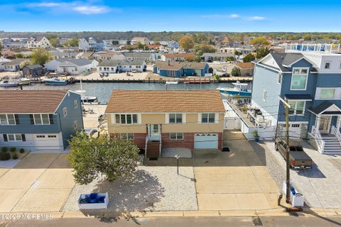 Photo for 116 Montclair Road N