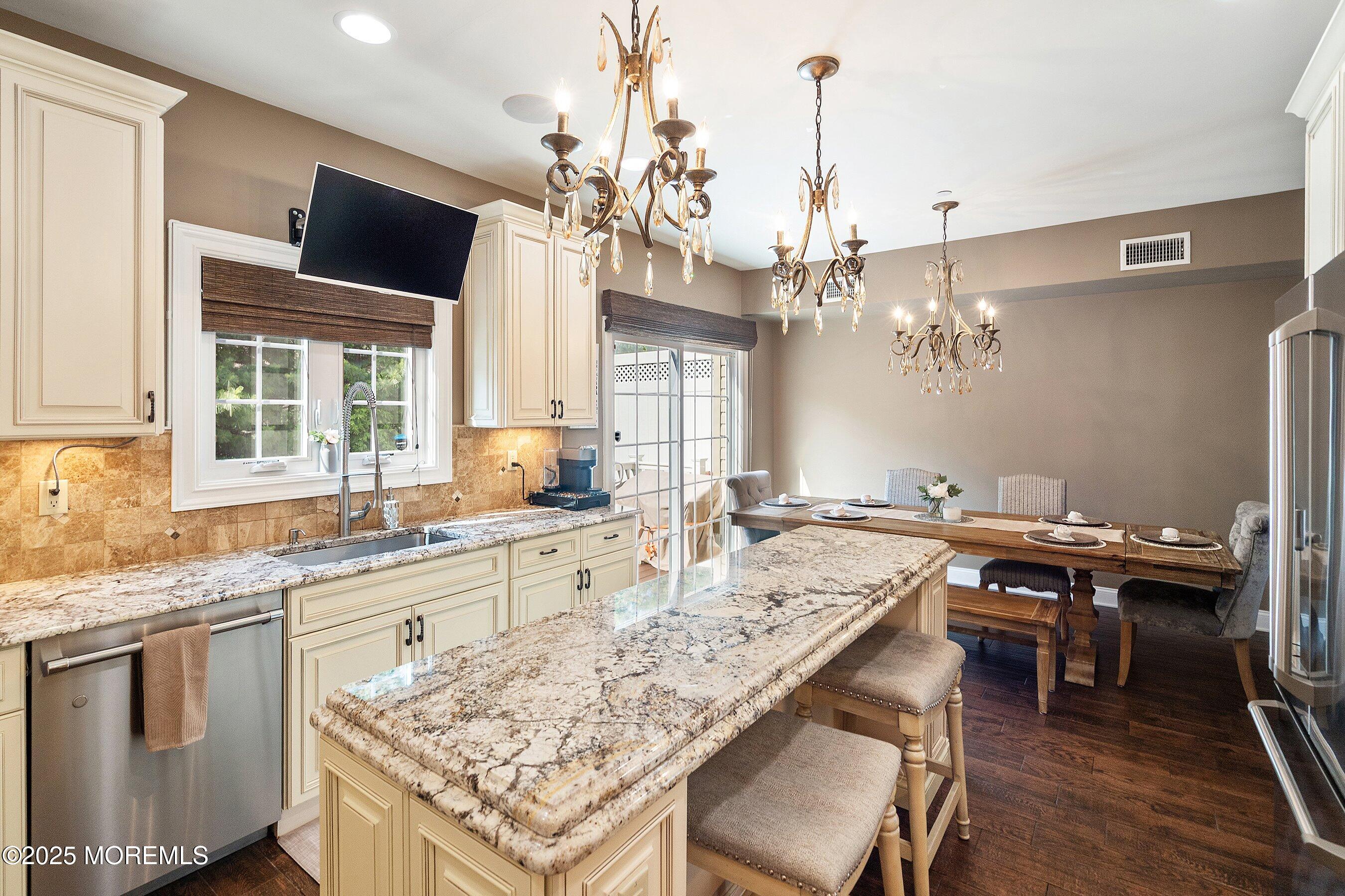 52 White Oak Lane #510, Aberdeen, New Jersey image 25