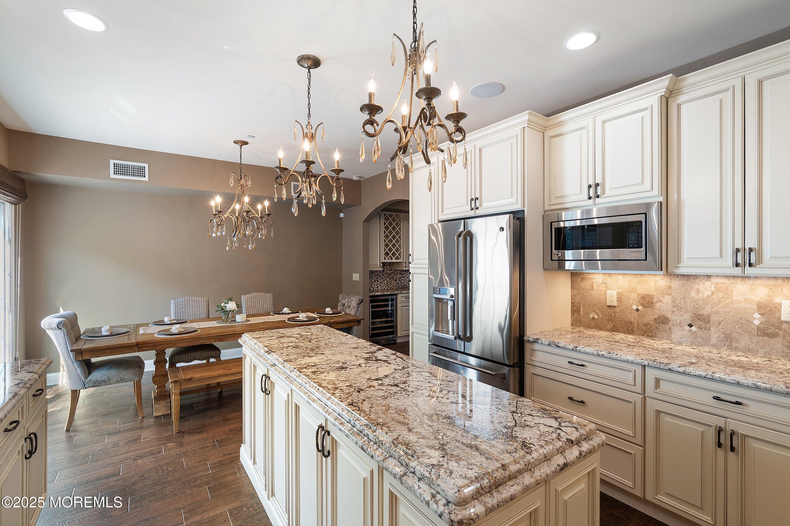 52 White Oak Lane #510, Aberdeen, New Jersey image 3