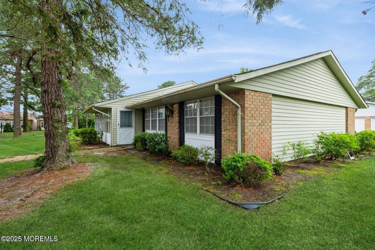 598 Cambridge Circle