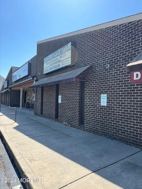 MLS: 22415461