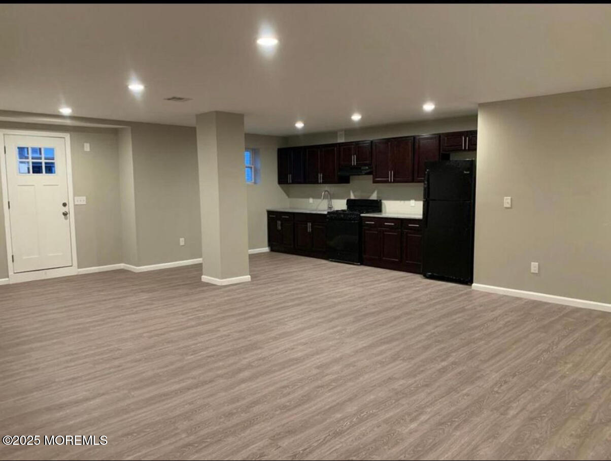 48 Ridge Avenue