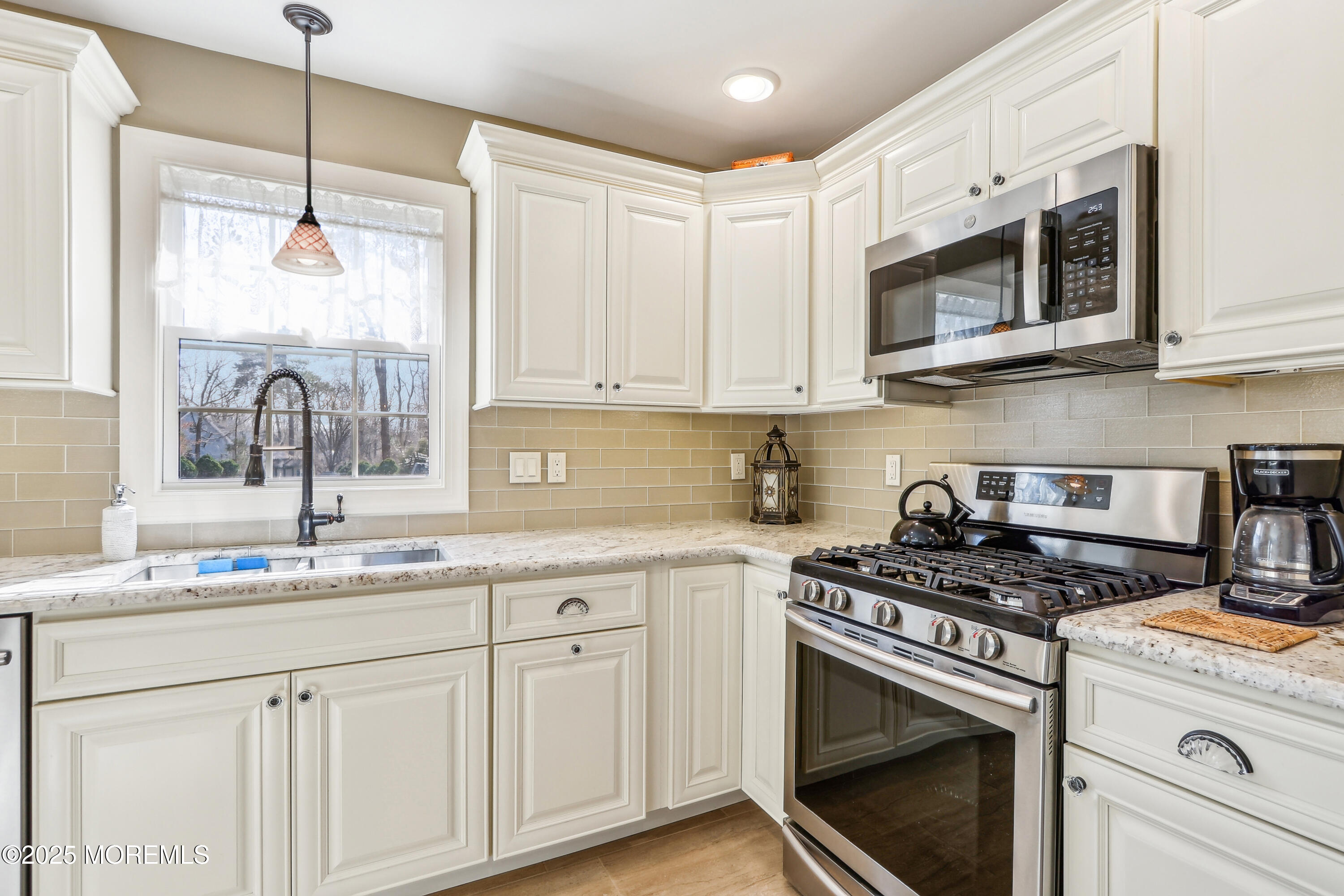 749 Rabbit Run, Brick, New Jersey image 9