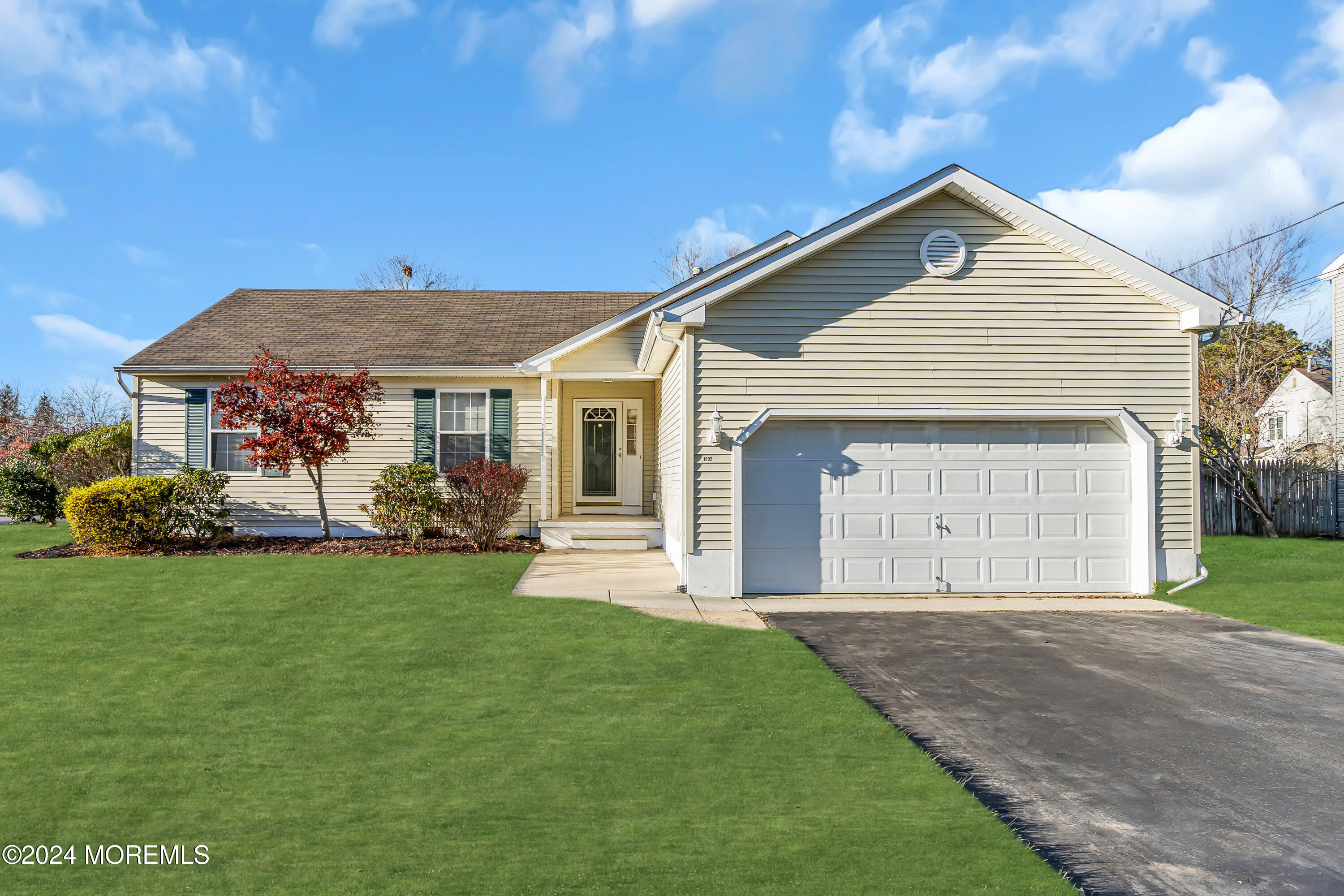 1092 Seashell Avenue, Manahawkin, New Jersey image 1