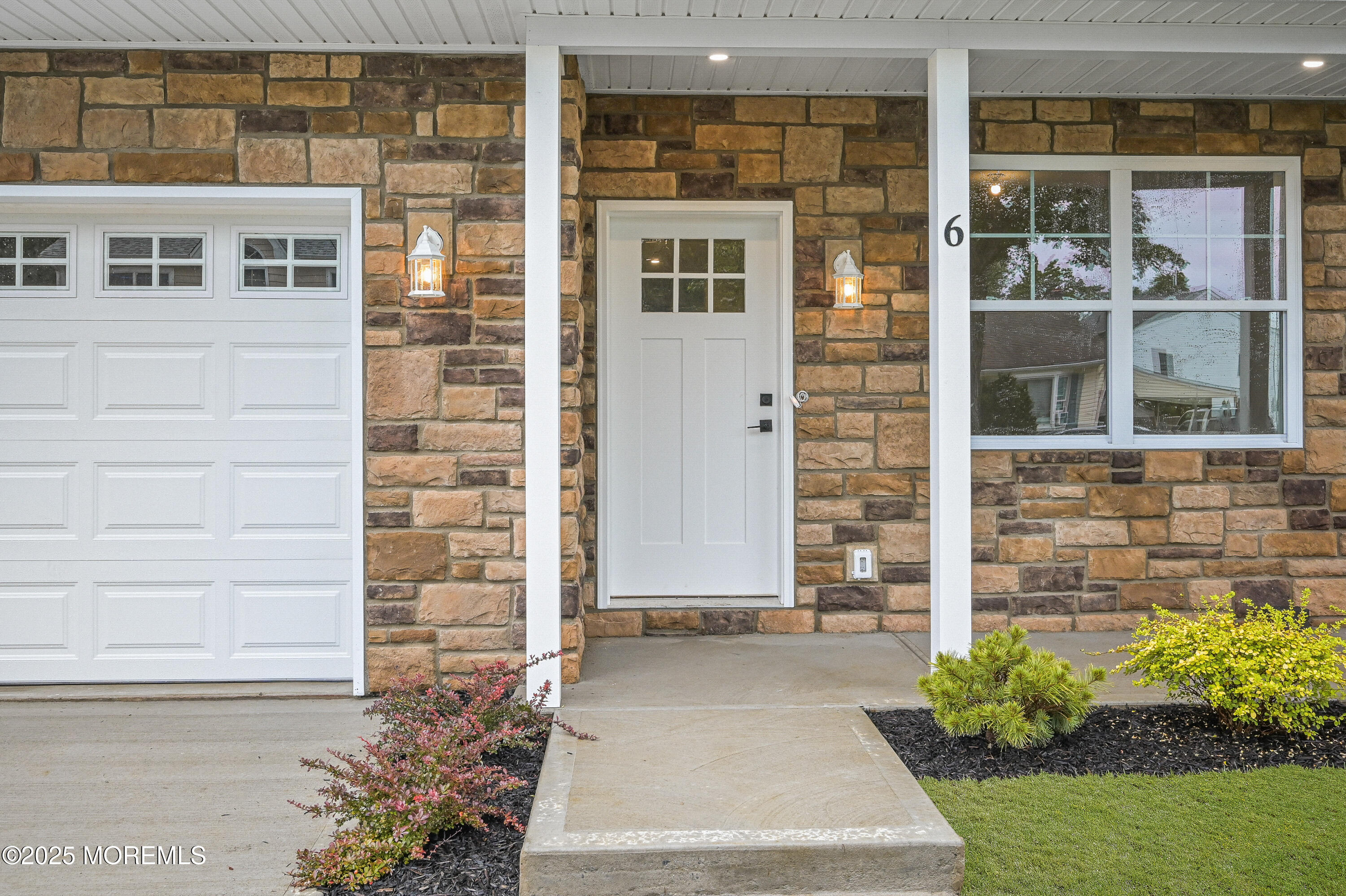 6 Mercer Avenue