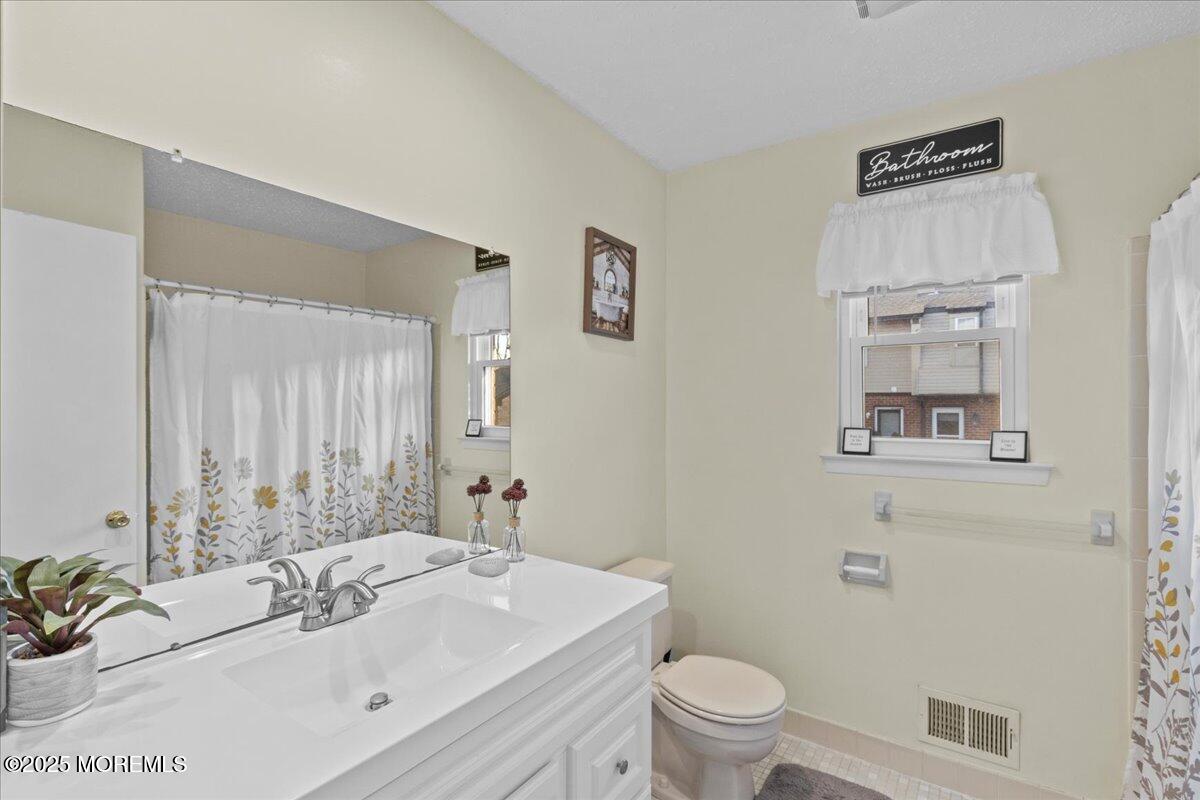 752 Kevin Court, Brick, New Jersey image 16