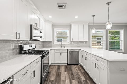 Homes For Sale - 5 Abaco Street<br/> Toms River, NJ 08757