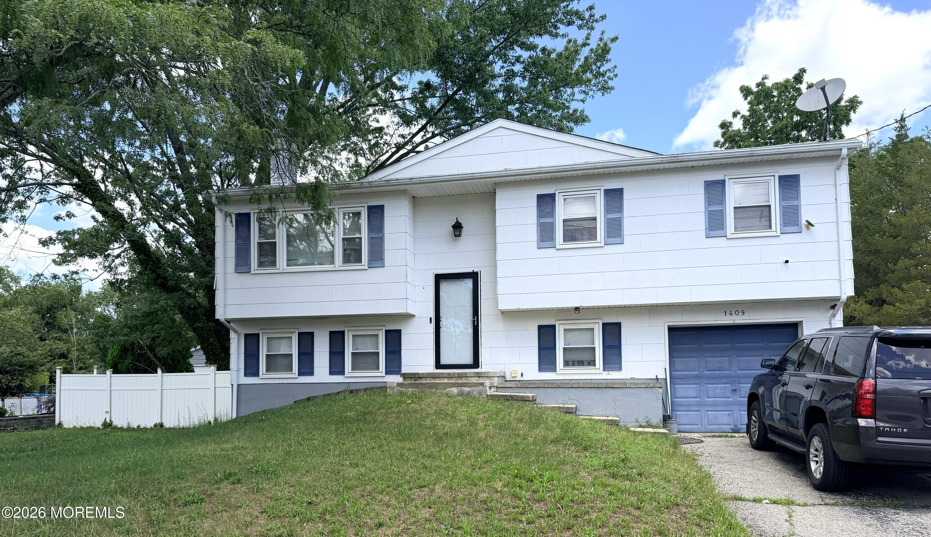1409 Brookfield Drive