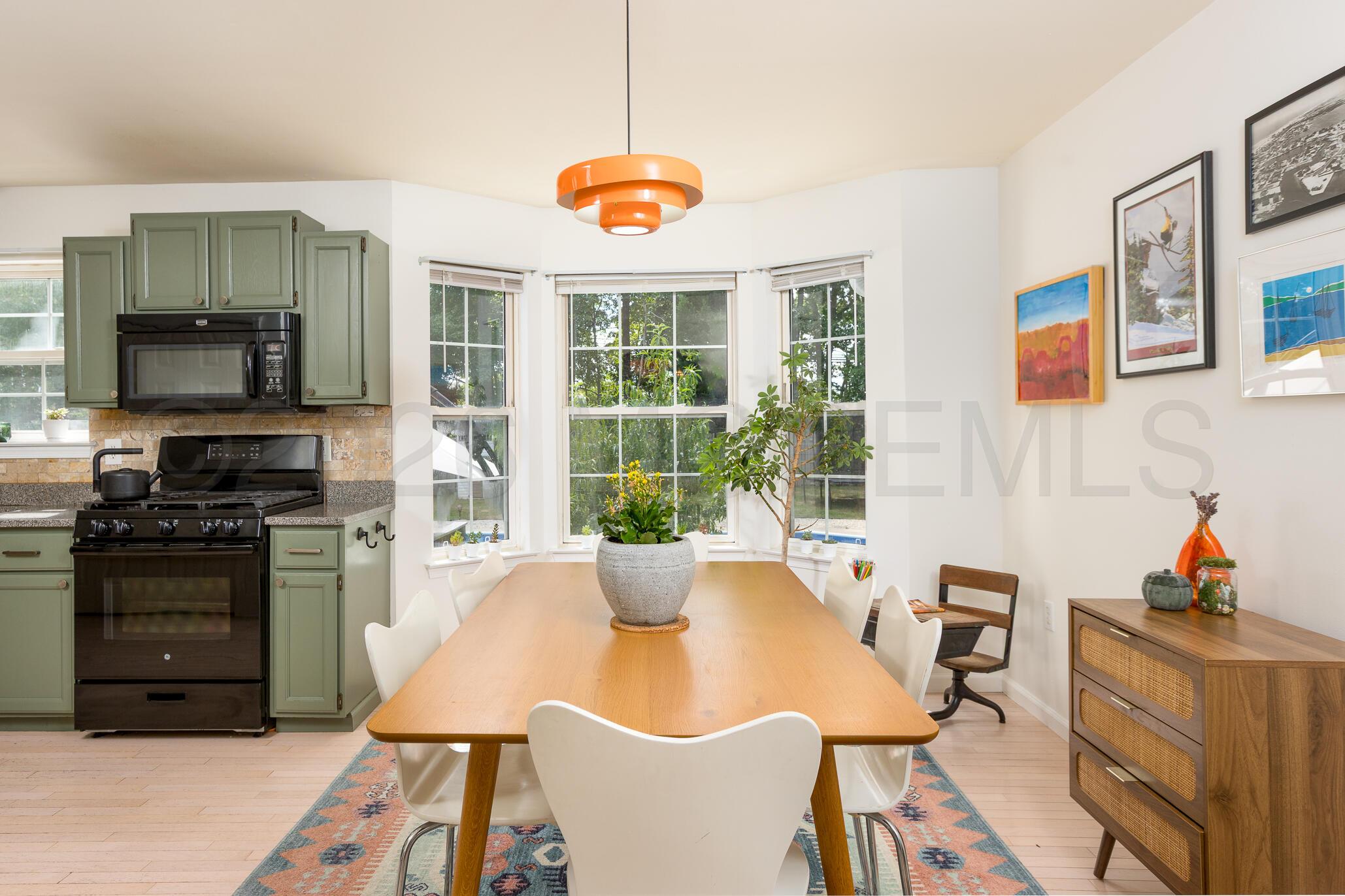 275 S Lakeshore Drive