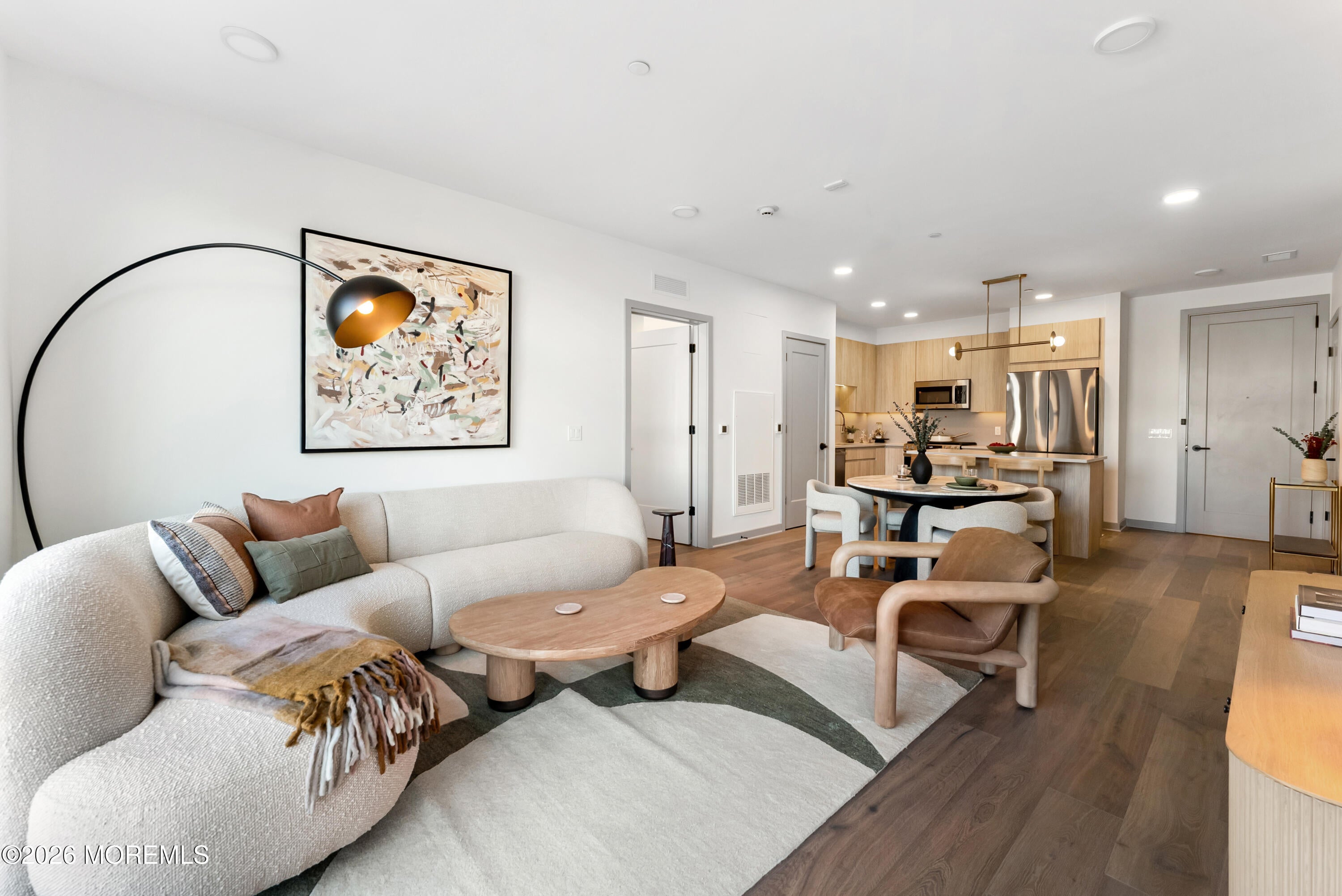 665 Second Avenue 206