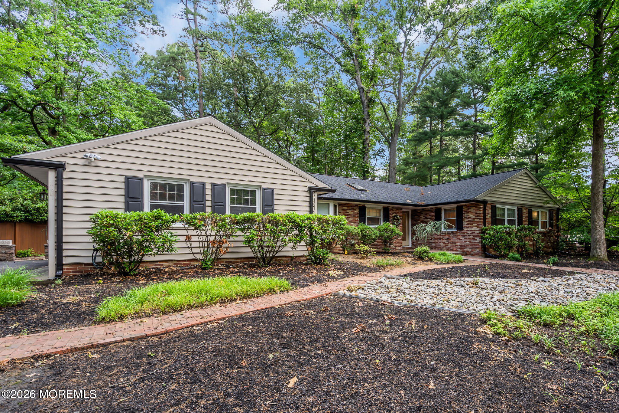 12 Indian King Drive