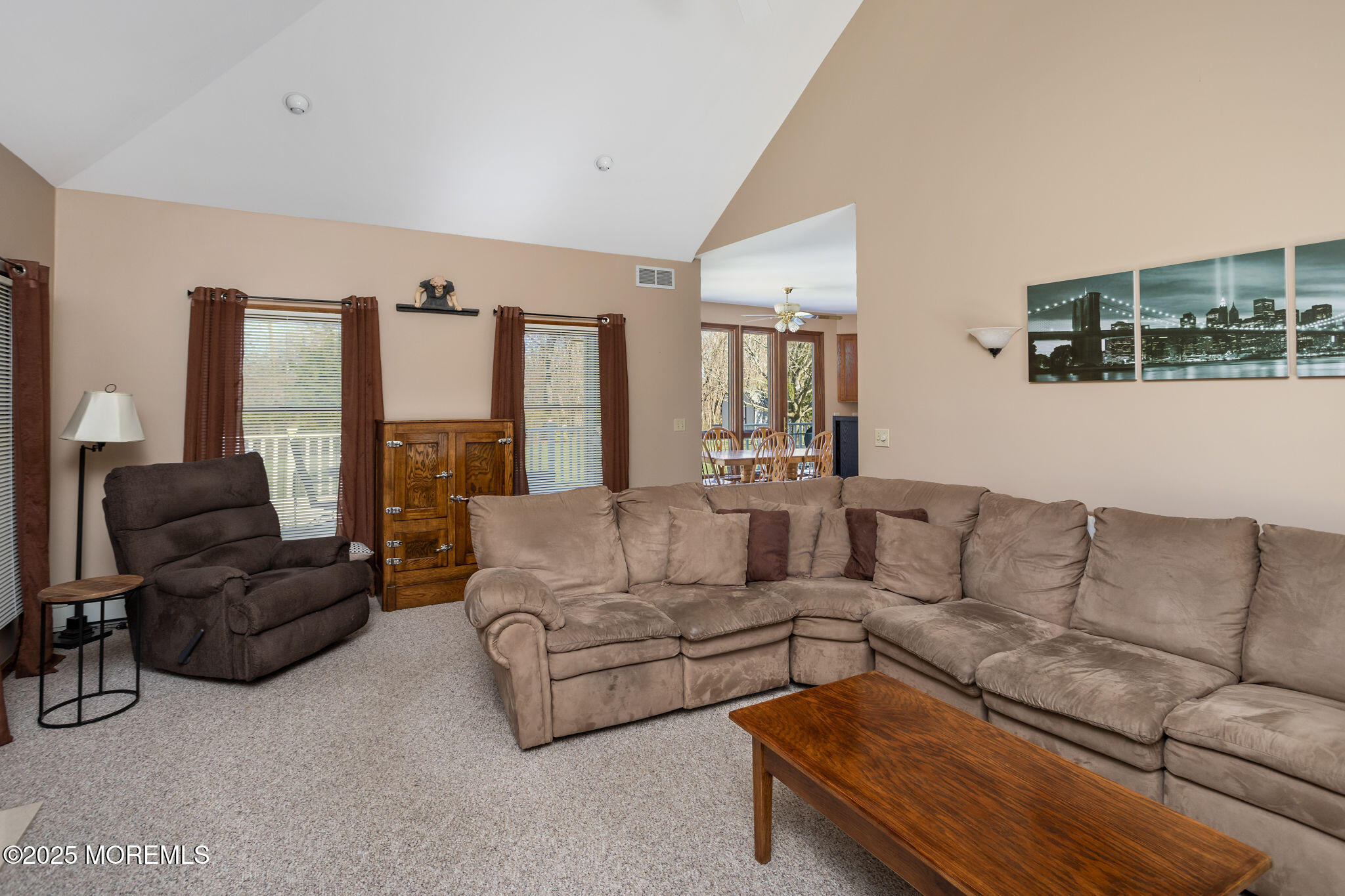 36 Cloverdale Way, Columbus, New Jersey image 25
