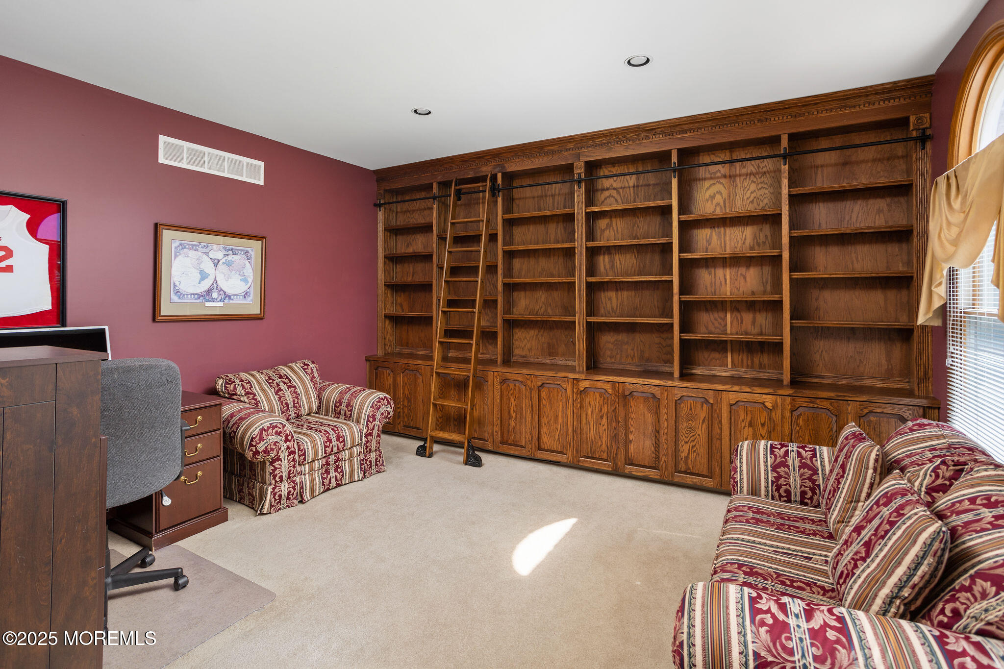 36 Cloverdale Way, Columbus, New Jersey image 12