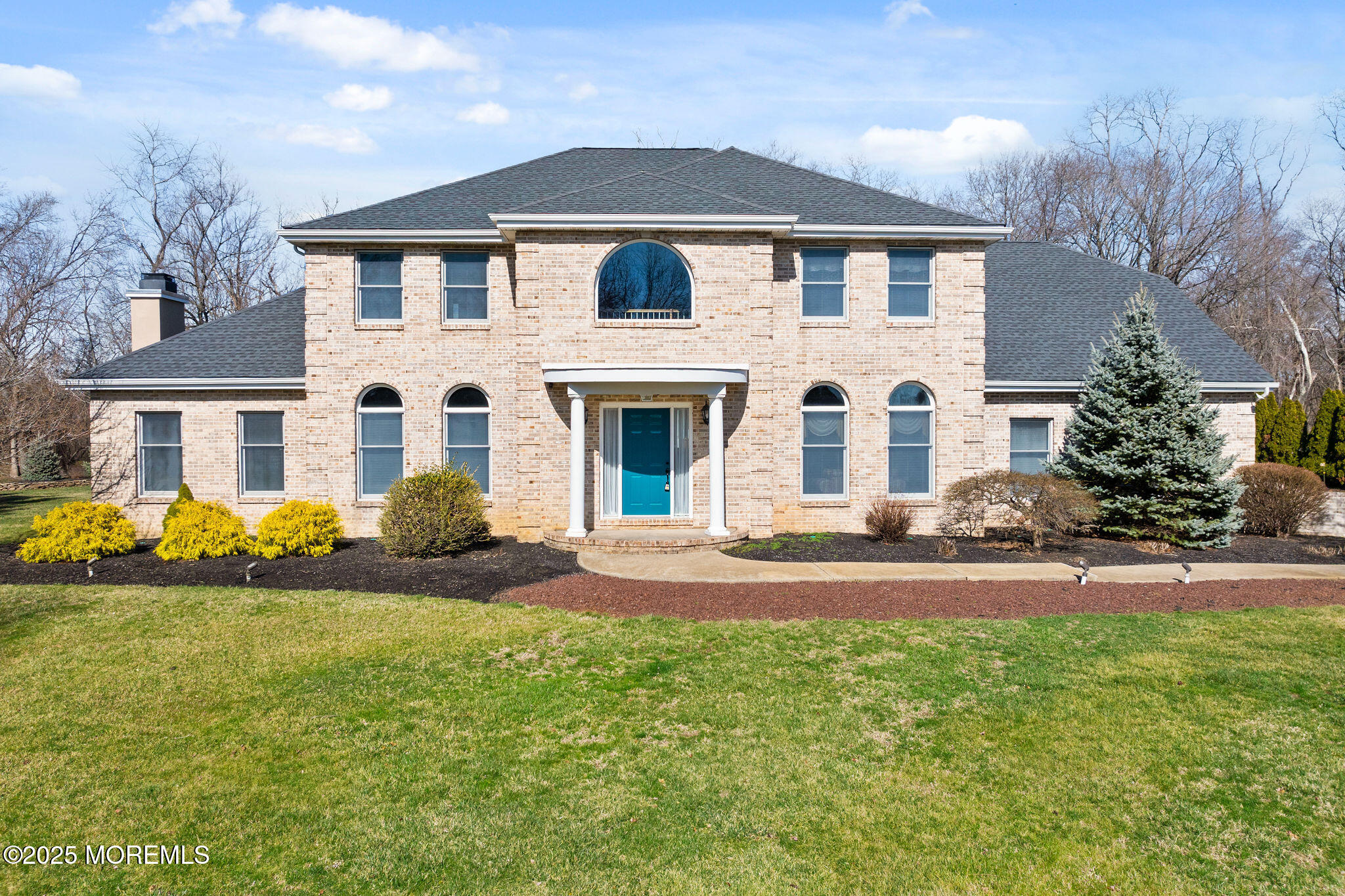 36 Cloverdale Way, Columbus, New Jersey image 1