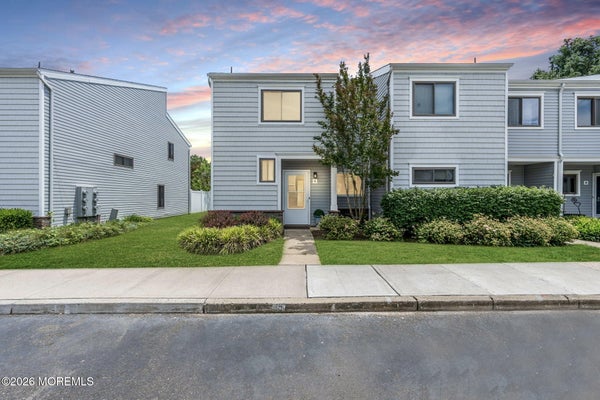 6 BEVERLY CT, TINTON FALLS, NJ 07724 - Image 6dcf2348fde10d8e1840af2e7edffe65/2687232107