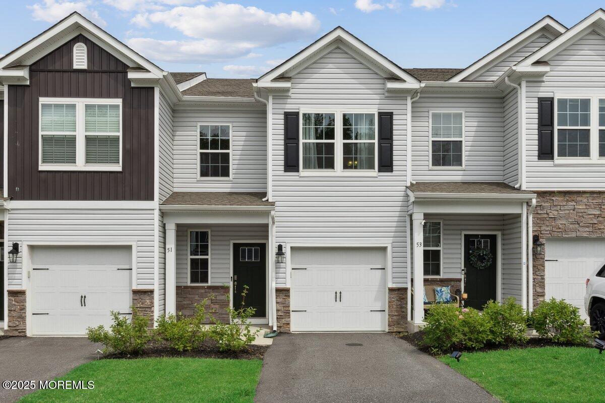 51 Peregrine Way, Burlington, New Jersey image 1