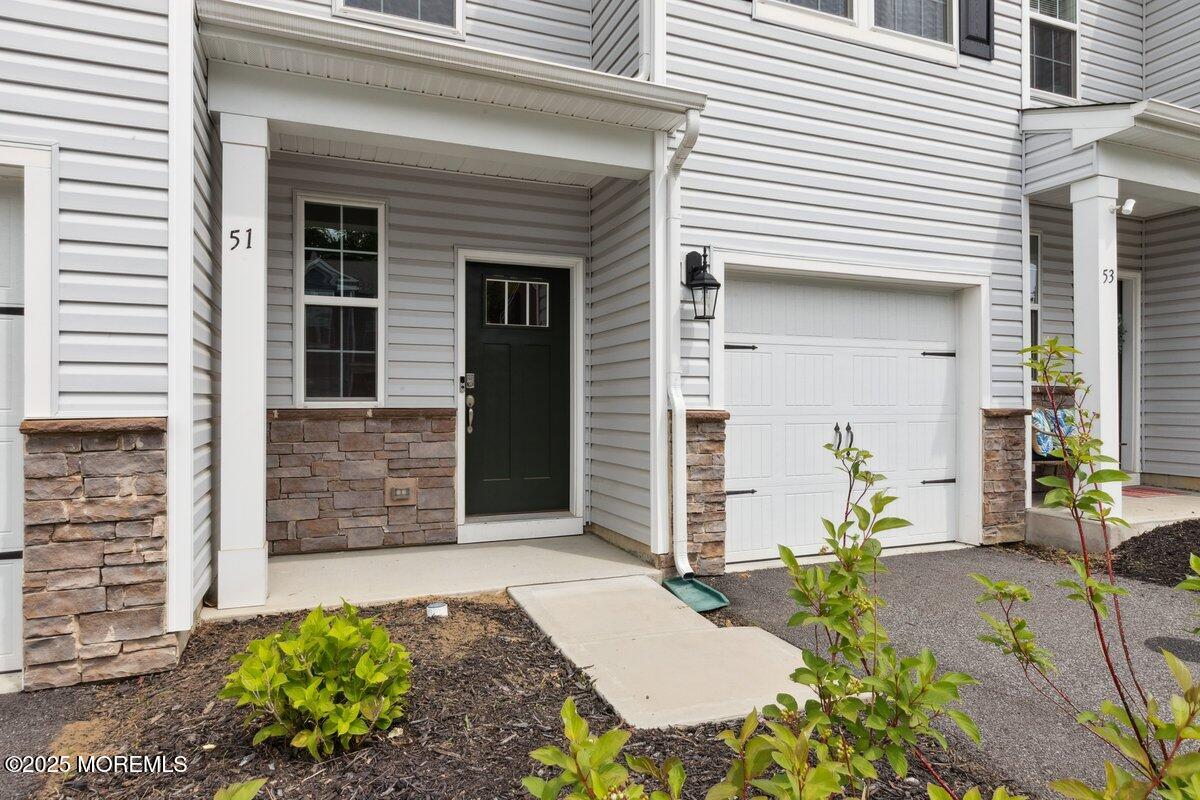 51 Peregrine Way, Burlington, New Jersey image 2