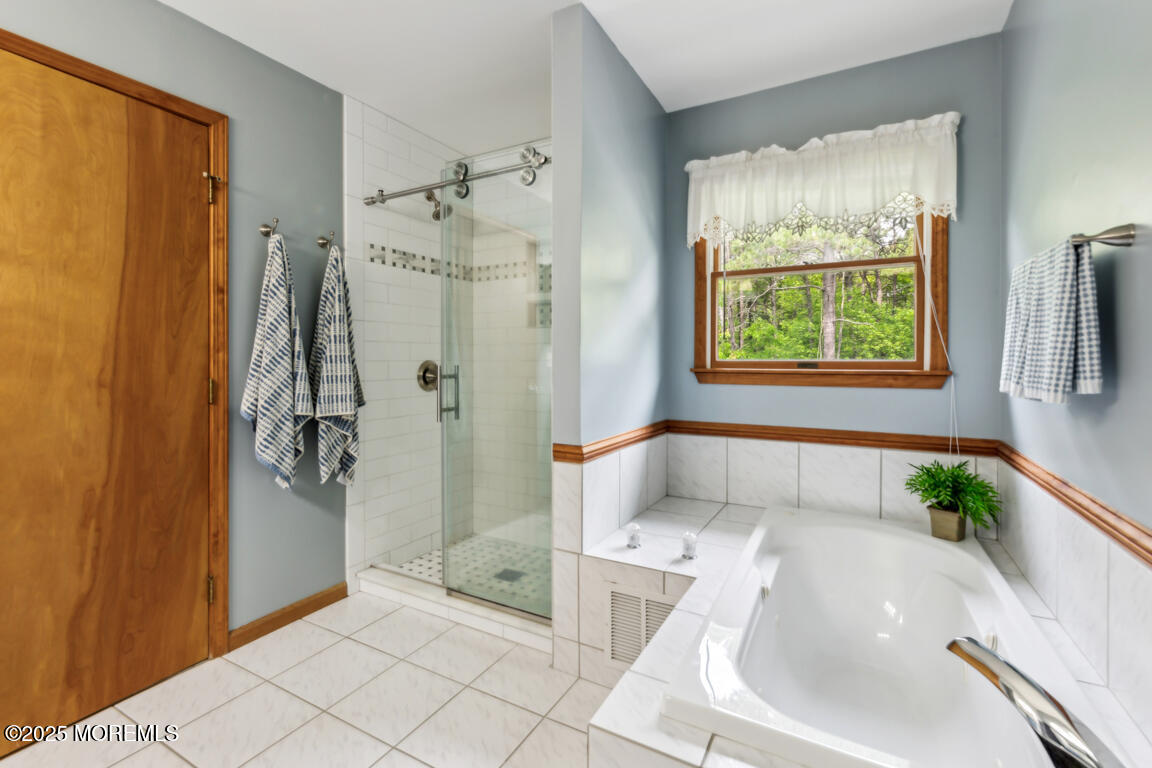 427 S Lake Court, Brick, New Jersey image 18