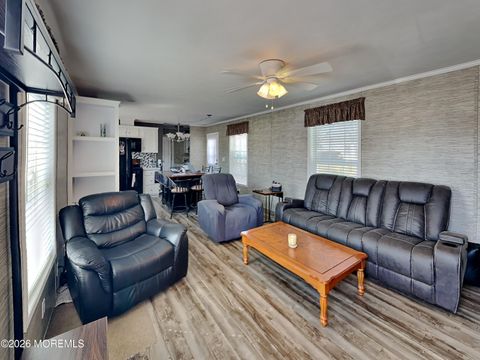 Mobile Home For Sale - 411 4th Street<br/> Jackson, NJ 08527